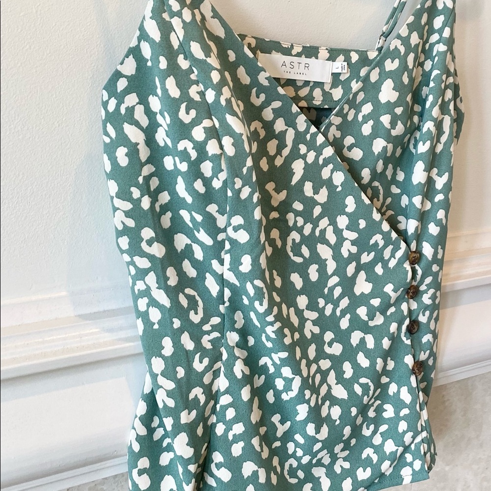 ASTR THE LABEL animal print green top